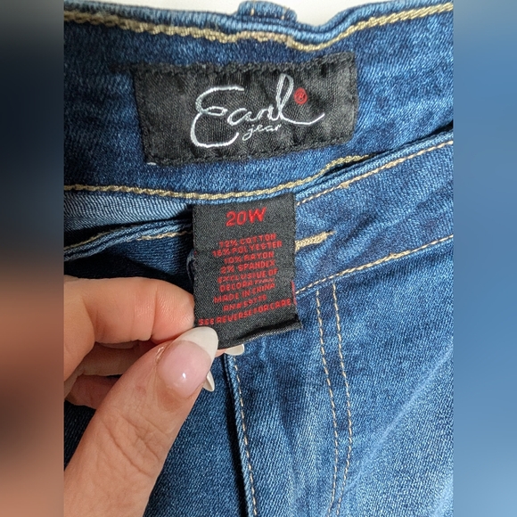 Earl Jeans Blue Floral Embroidered Cropped Jeans - Picture 4 of 7